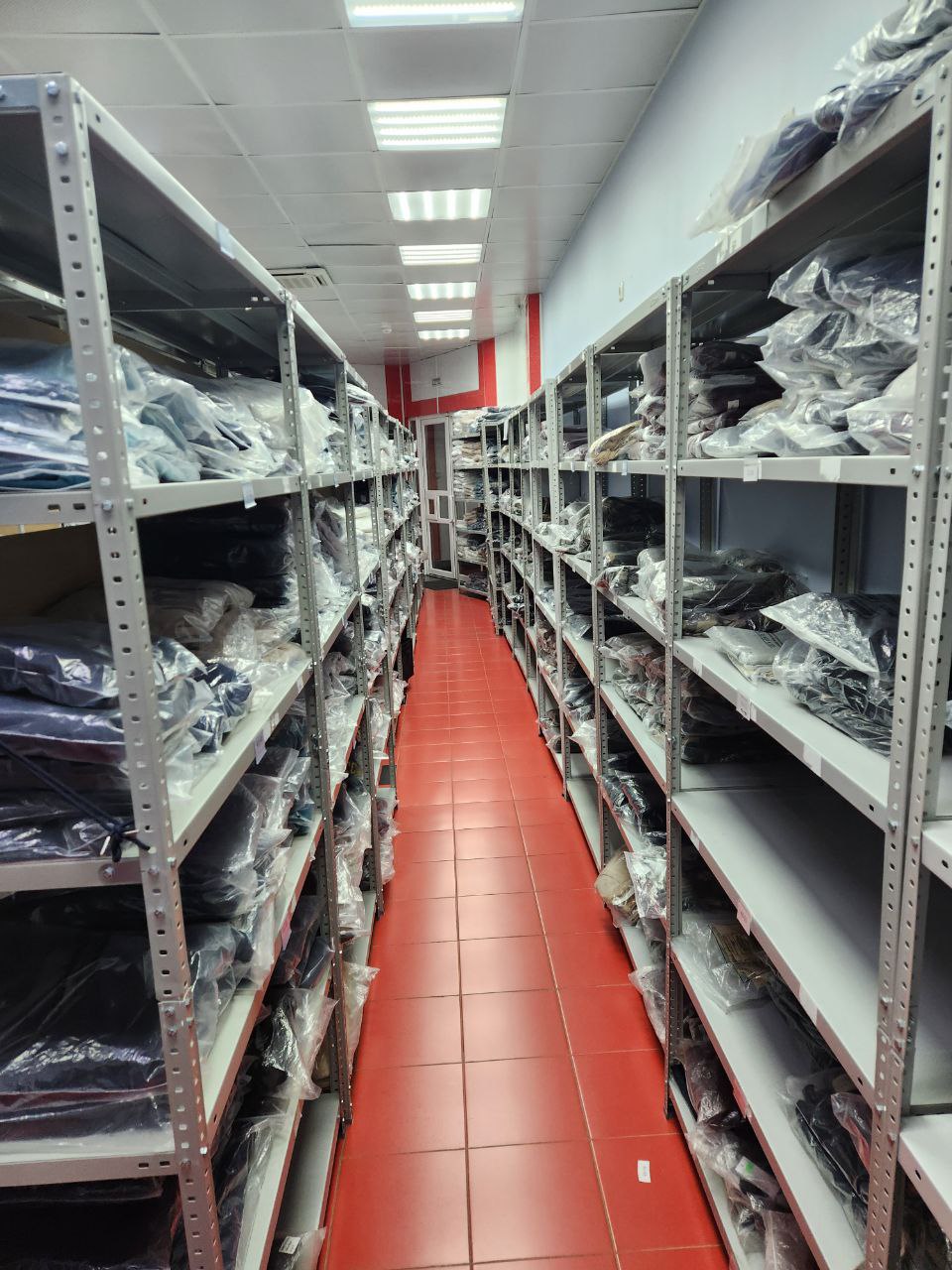 Склад с товарными остатками интернет-магазина