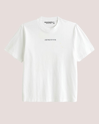 Футболка с логотипом на груди F351